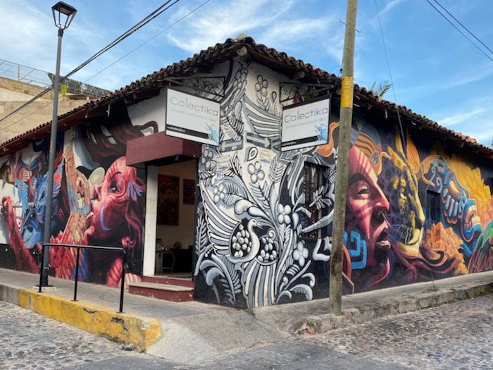 art mural outside Galeria Colektica art gallery puerto vallarta