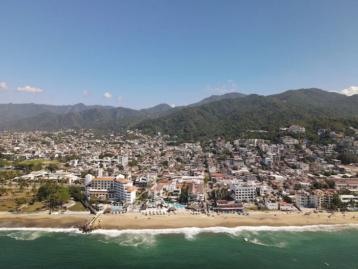 drone photo of the Puerto Vallarta 5 de diciembre neighboudhood