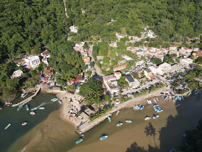 aerial photo of Boca de Tomatlan mexico