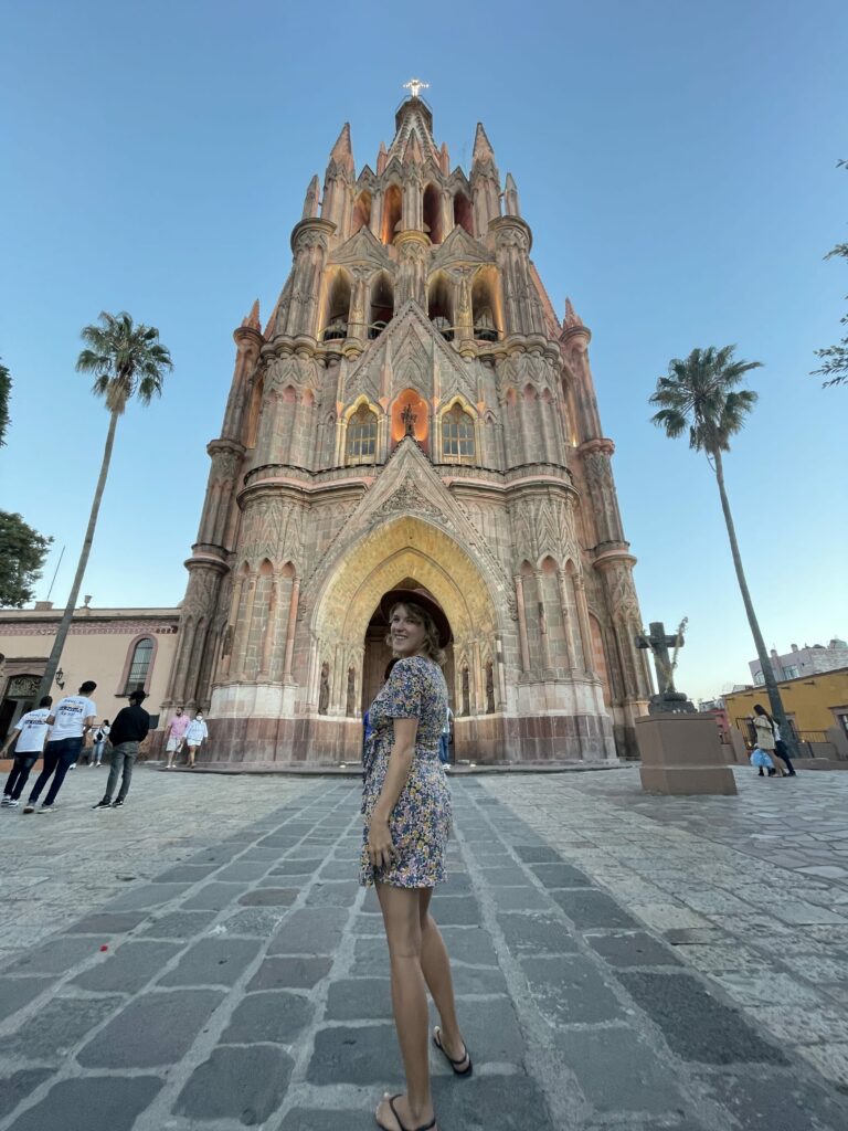 lora in san miguel de allende