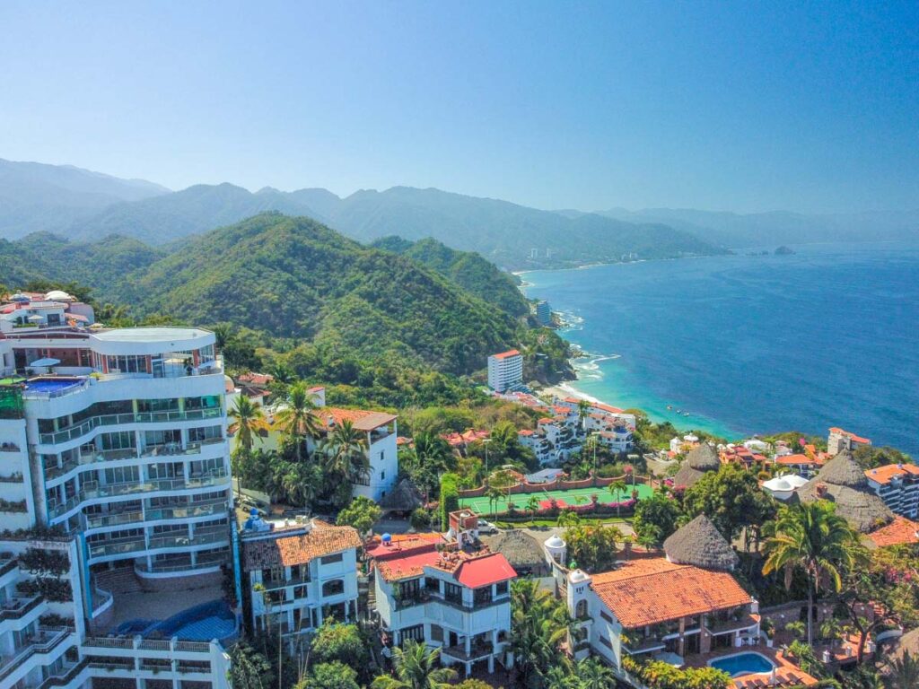 Hotels and mountain landscapes in puerto vallarta